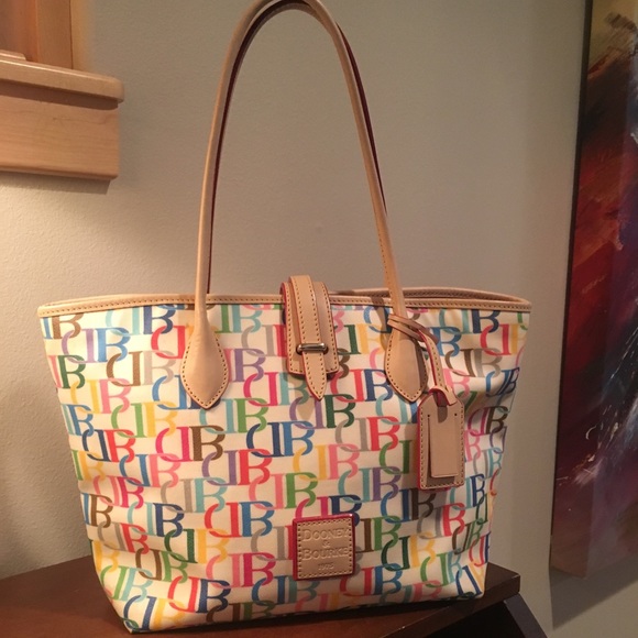 Dooney & Bourke Tote. Excellent Condition - Picture 1 of 5